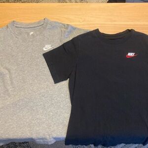 Nike Boy's NSW Embroidered Futura Tee (2) | Youth M